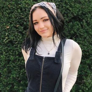 Meet your Posher, Hailey